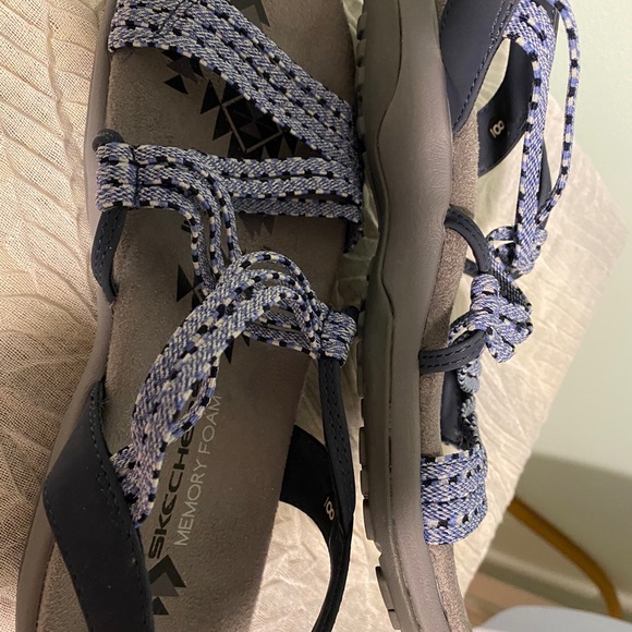 Skechers rope sandals. Size 8 - Picture 2 of 5